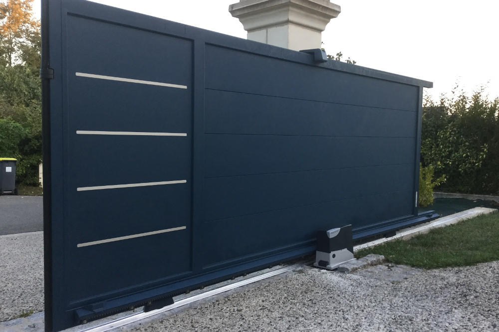 portail-coulissant-noir-moderne-cotim11 portail-coulissant-noir-moderne-cotim11