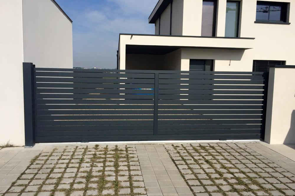 portail moderne barreaux horizontaux