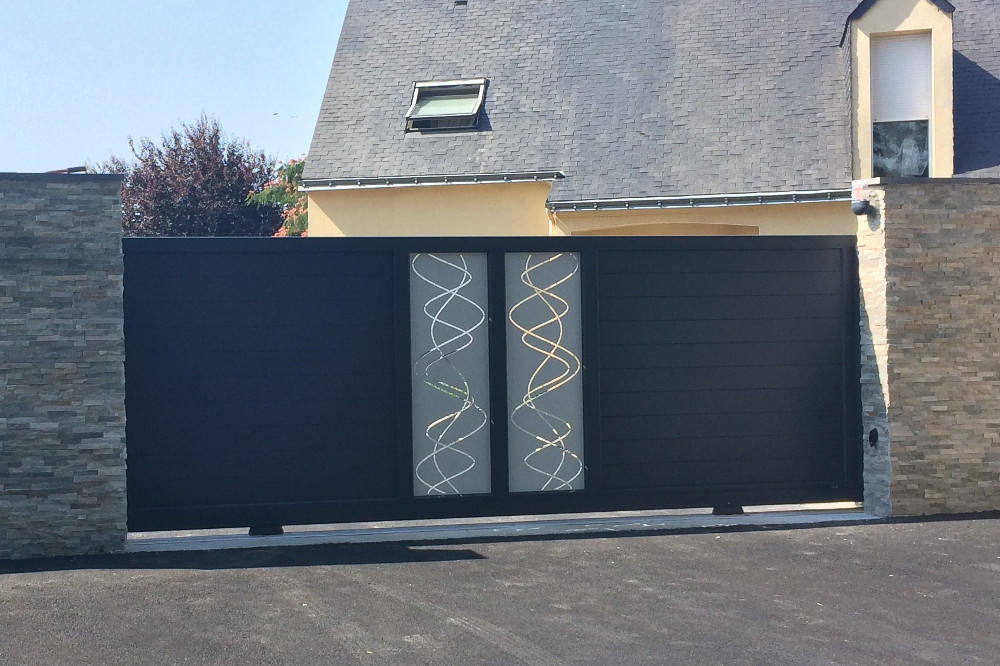 portail-coulissant-bicolore-motif-lazer portail-coulissant-bicolore-motif-lazer