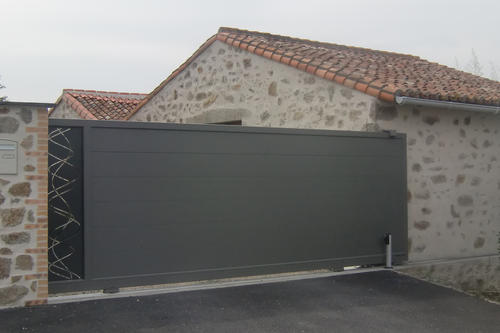 portail coulissant bicolore decors laser