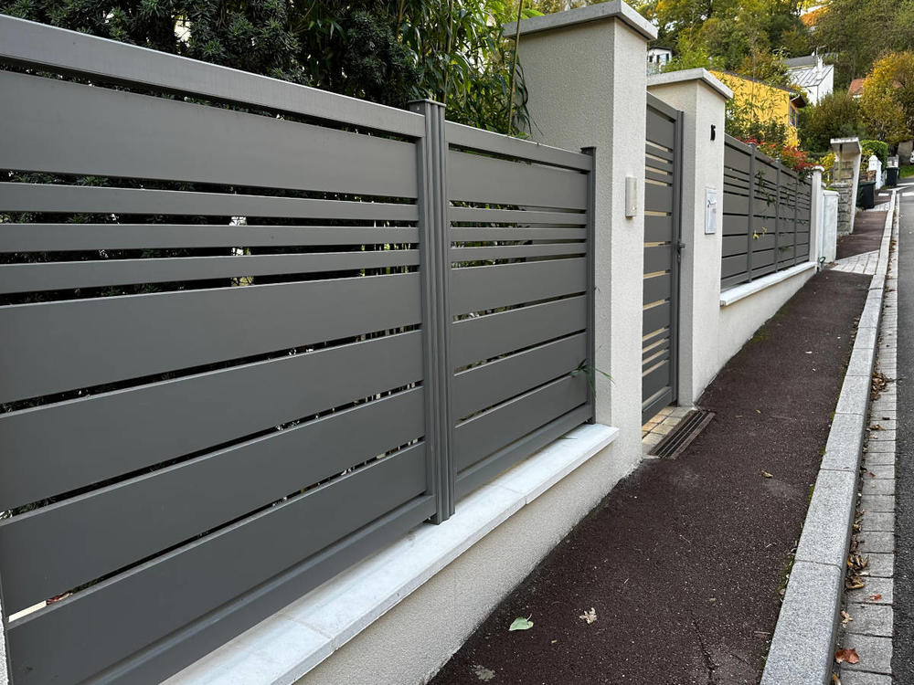 panneau-cloture-ajouree-aluminium panneau-cloture-ajouree-aluminium