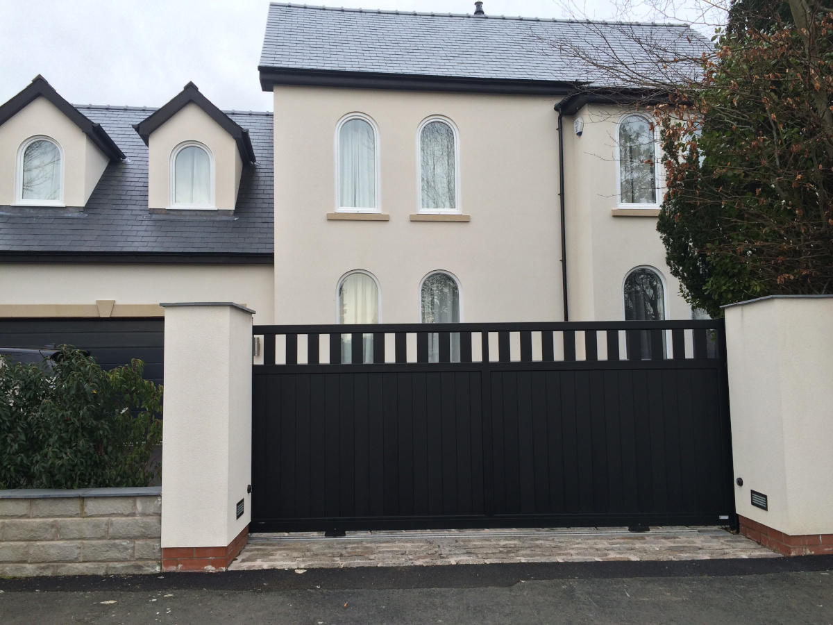 portail-haut-barreaudage-contemporain