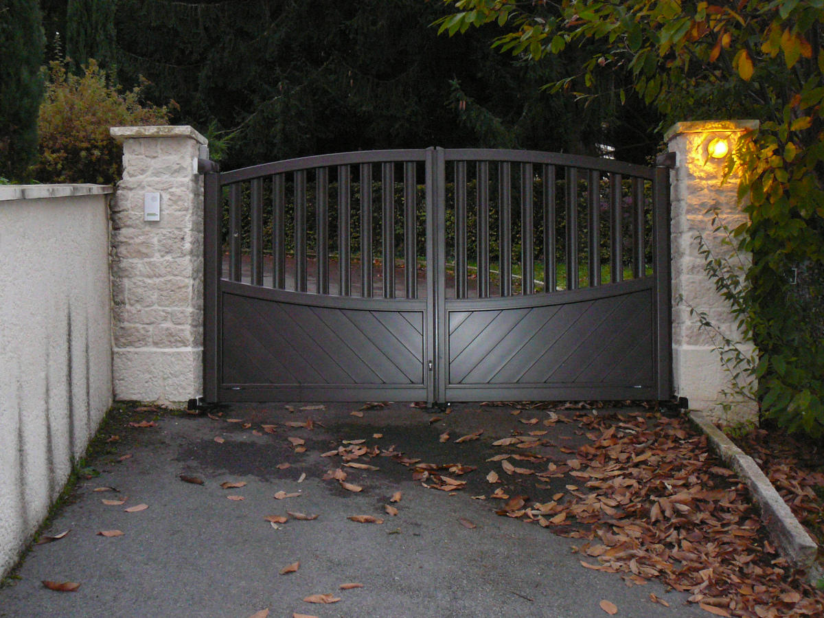 portail-cintre-aluminium-MADERE