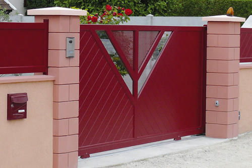 portail et cloture aluminium rouge