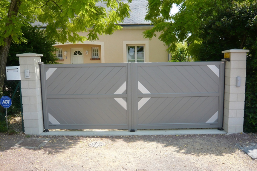 portail moderne motifs aluminium