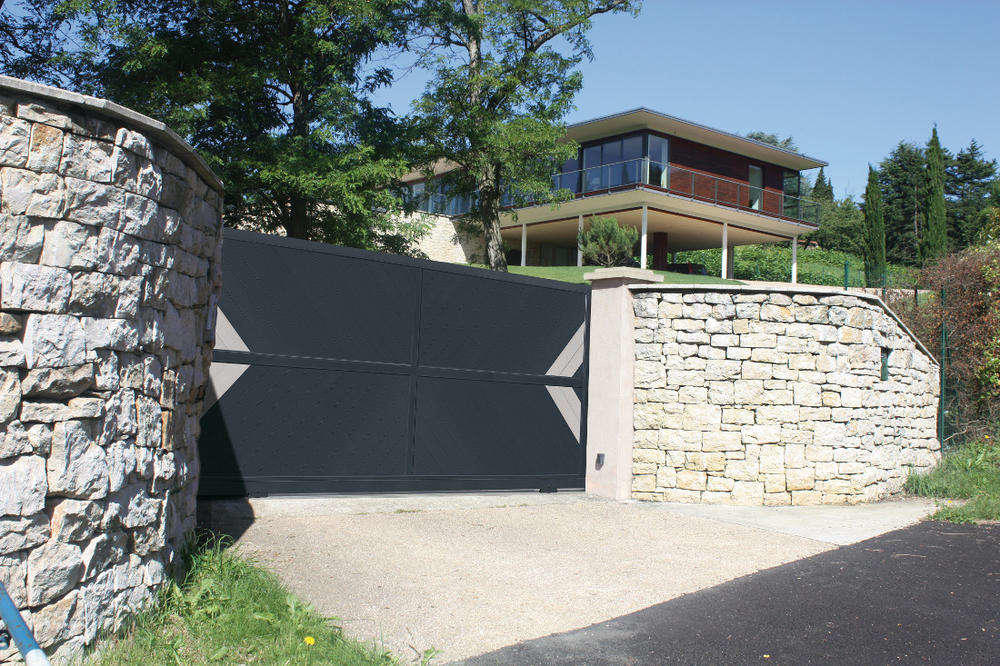 Portail moderne aluminium coulissant