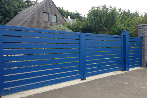 portail barreaux horizontaux bleu