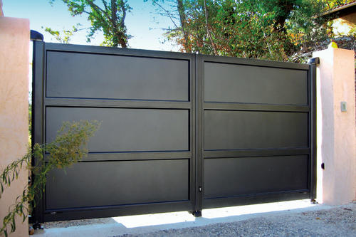 portail plein aluminium noir
