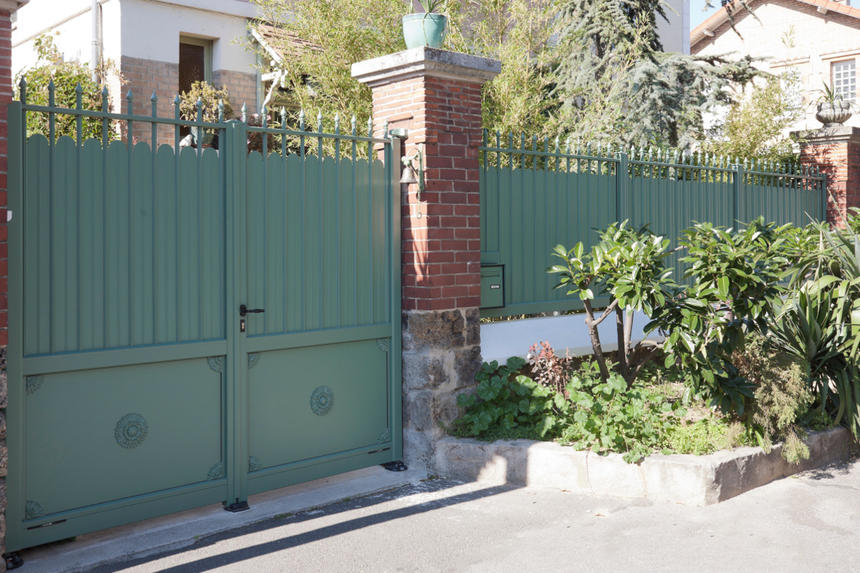 portail alu traditionnel plein droit