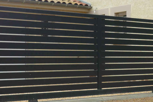 Portail coulissant sur rail