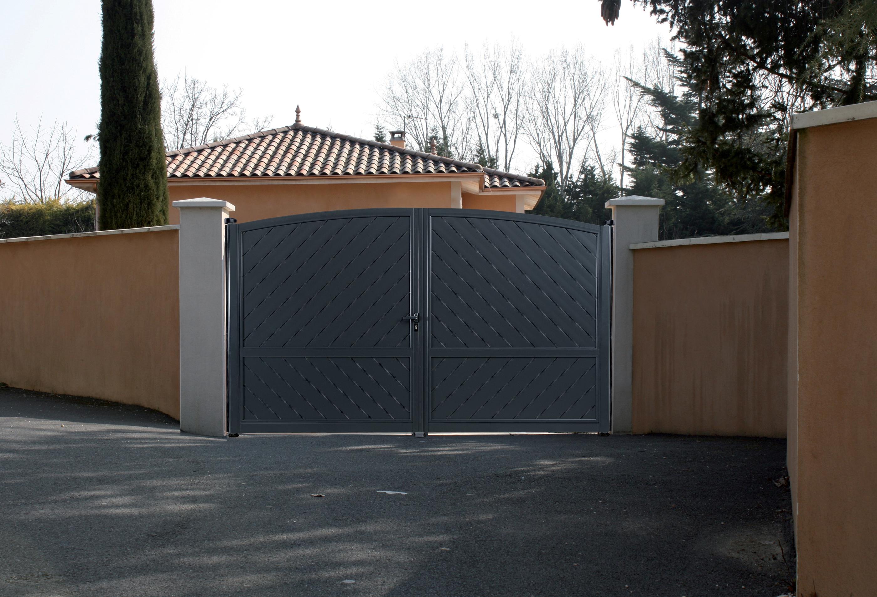 portail plein cintre aluminium